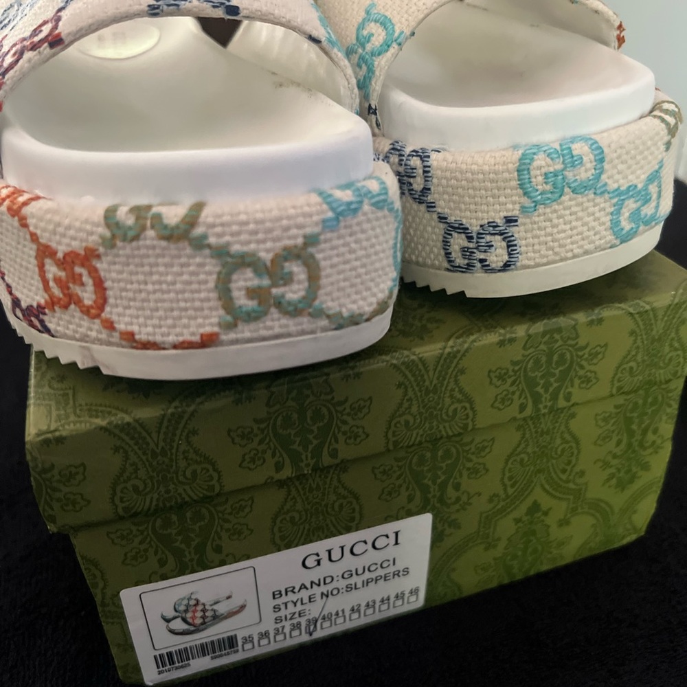 Colorful Patterned Platform Slides - Picture 7 of 9